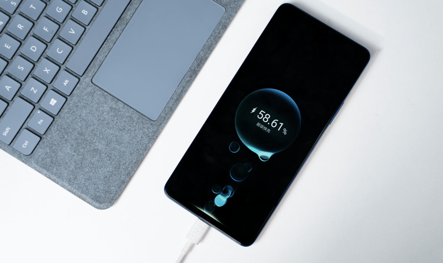 工信部：推動建立統(tǒng)一的智能終端快充技術(shù)標(biāo)準(zhǔn)